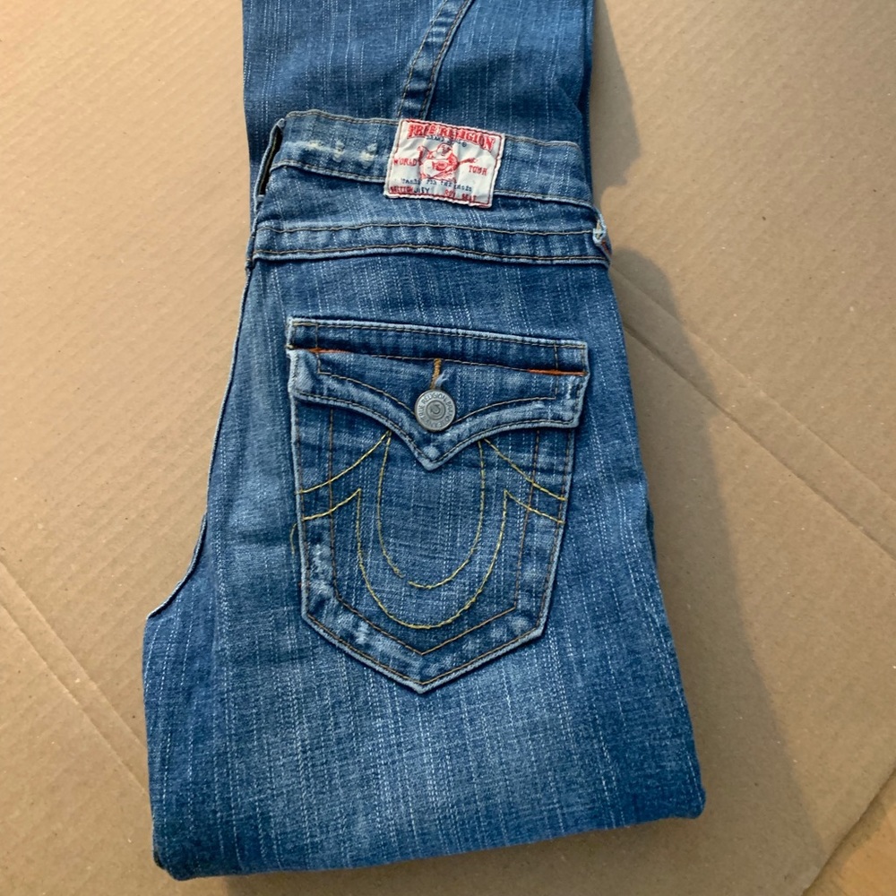 True Religion Joey Flared Jeans size 27. Content - 99% cotton 1% elastic